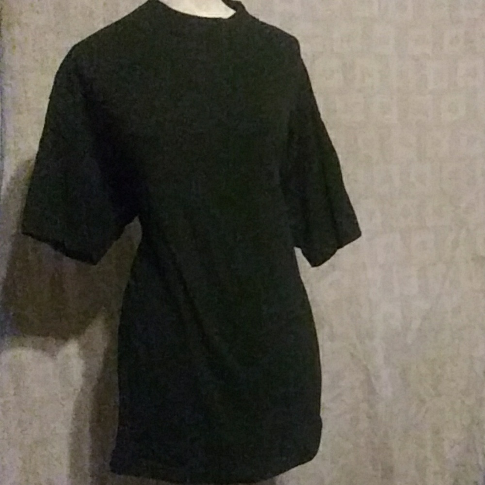Black t-shirt